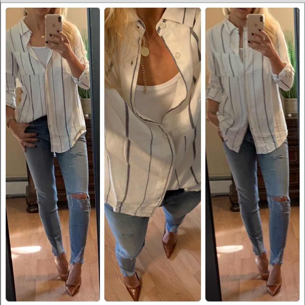 New ๐Soft striped button down - Picture 1 of 6